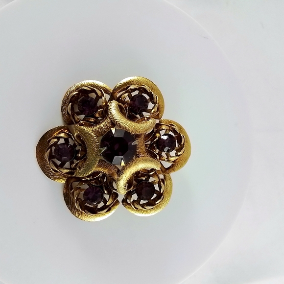 Vintage Purple Rhinestone Flower Brooch, Gold Tone Floral Pin - Picture 7 of 7